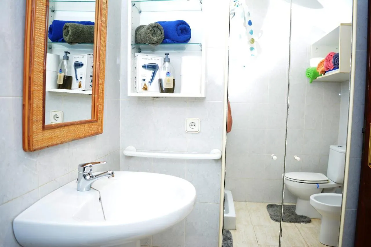 Homestay Habitacion Doble Con Bano Entrada Privada Para Huespedes San Bartolome  Spain